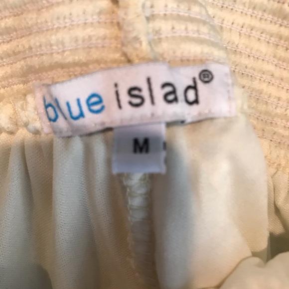 Cream color. Knitted shorts. High waisted. - Picture 2 of 3